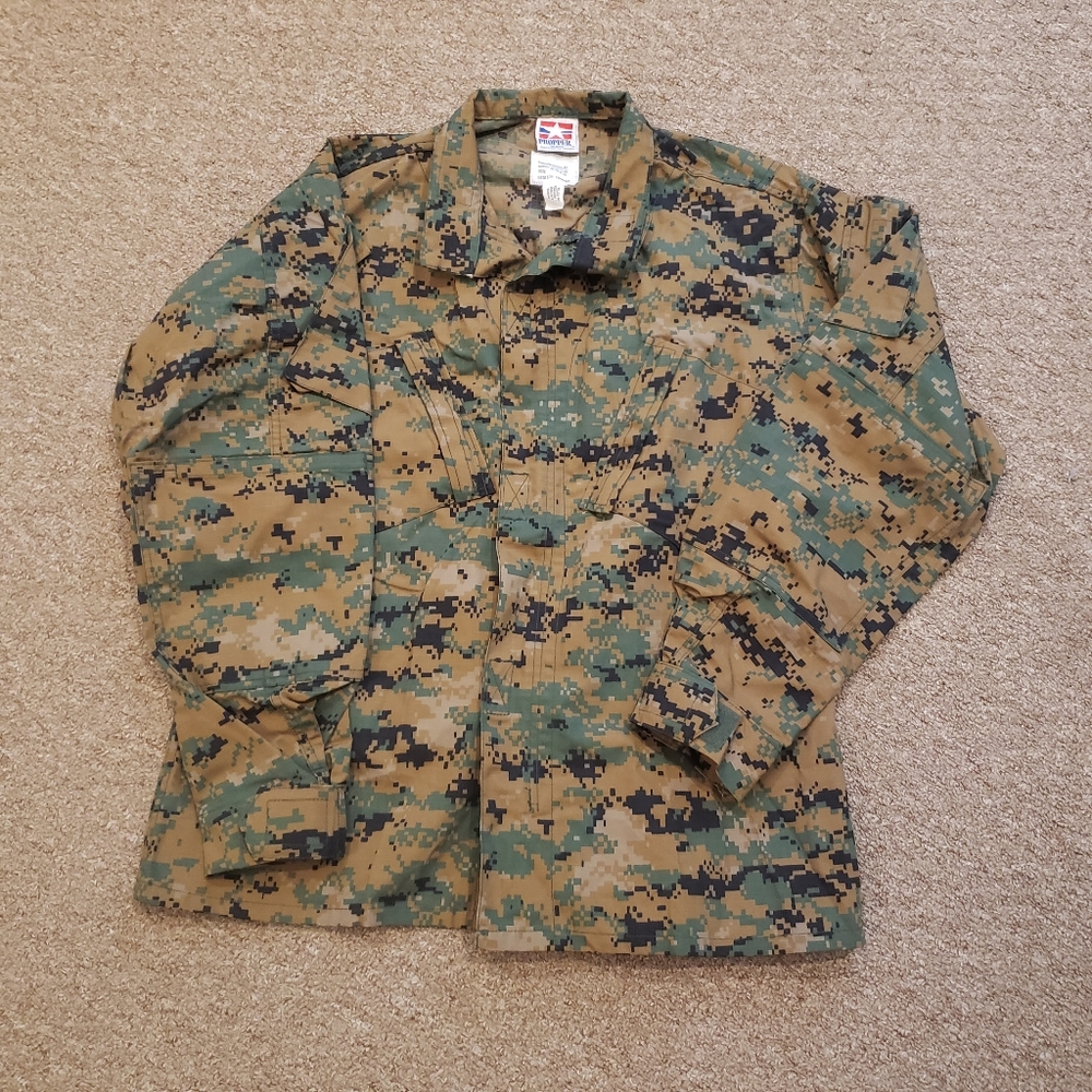 Like New Woodland Digital Gortex Jacket, Medium